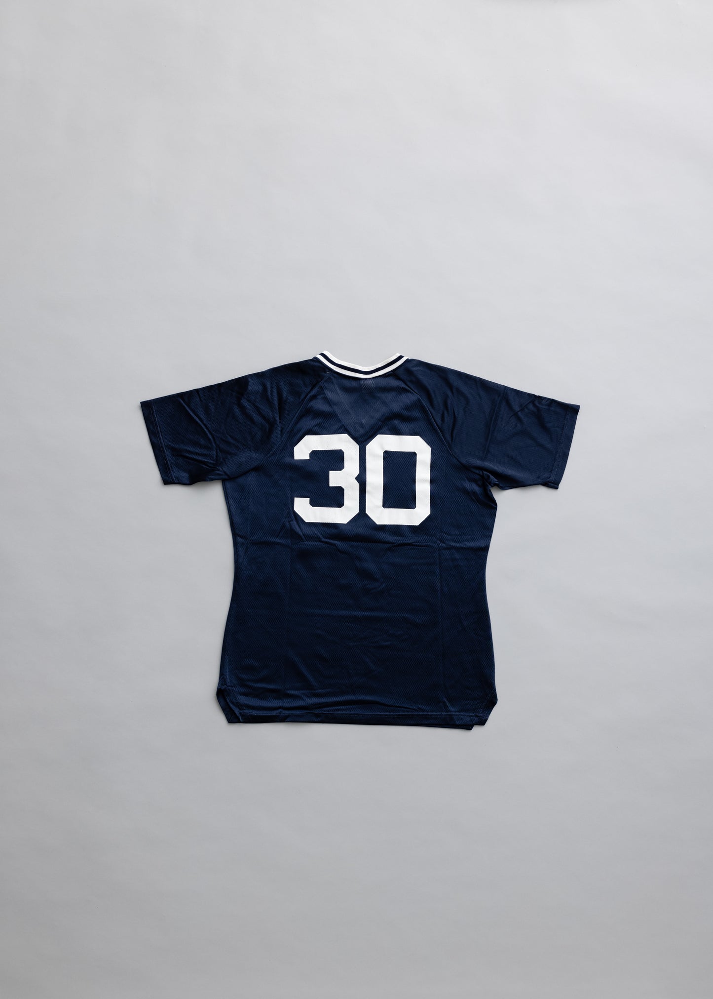 [ THE VINTAGE ] 80's Champion YALE University Nylon Jersey V-neck Sports Tee Shirt c/# Navy